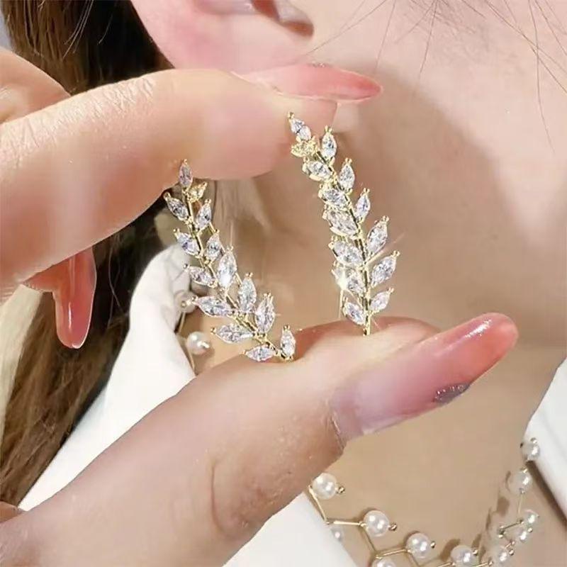 2025 Chic Zircon Wheat Ear Earrings: Luxe Design Ear Clips for Women