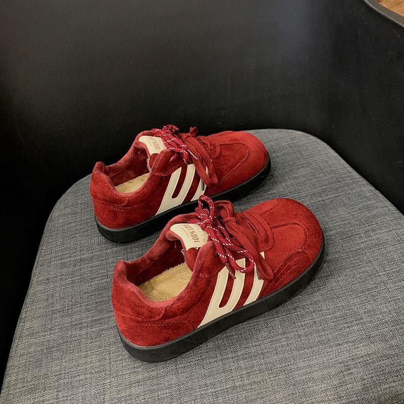 

Retro three-bar German training shoes women s shoes in the autumn and winter of 2025, new inner heightening platform casual sports Forrest Gump shoes 40