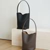 Haute couture niche TR bucket bag women's first layer cowhide minimalist high sense portable large capacity commuting shoulder tote bag