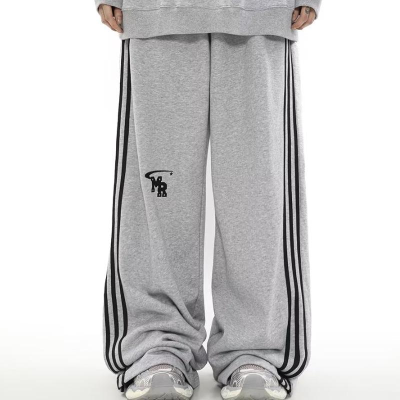 Men's Autumn American Retro Sports Suit: High-Street Stand-Up Collar Sweater and Trousers Two-Piece Set