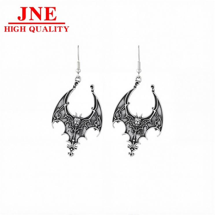 Dark Punk Niche Earrings Retro White Black Bat High-grade Earrings Personalized Creative Halloween Earrings