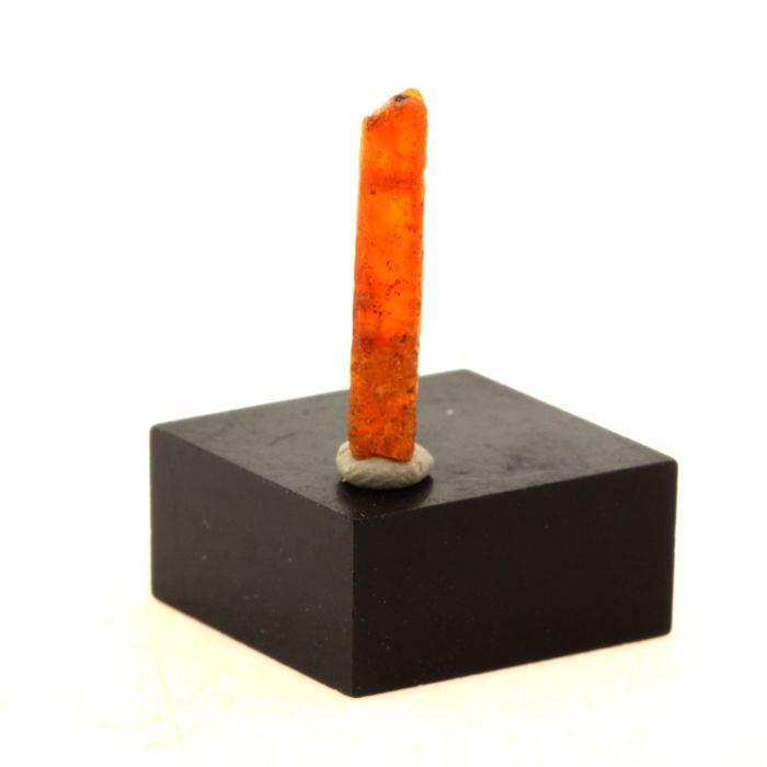 Pierres et Minéraux. Cyanite orange. 2.63 ct. Sangulungulu Hill, Loliondo, Tanzanie.