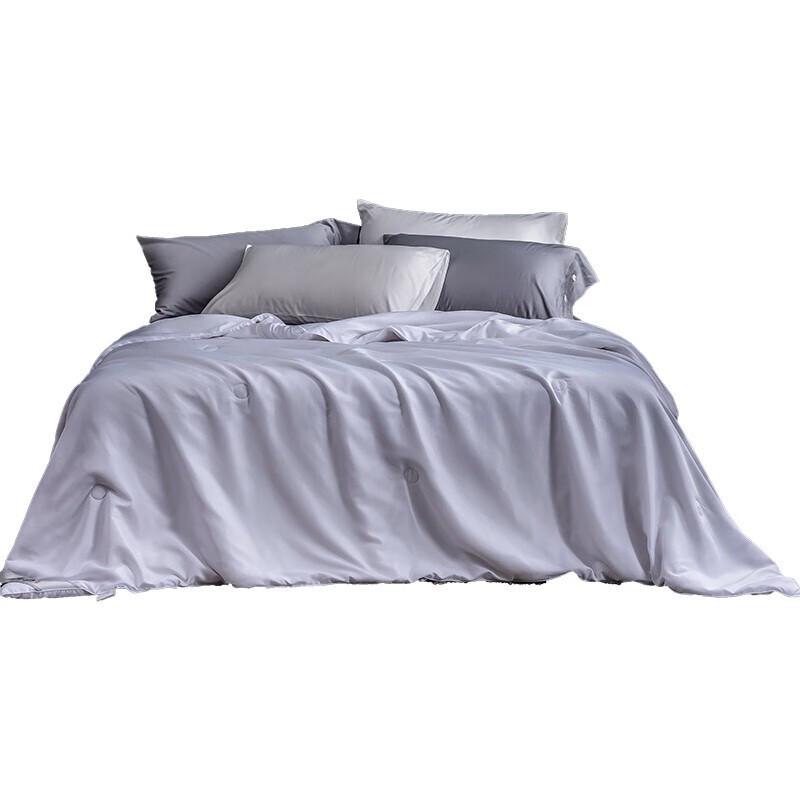 

SILKUEEN Rose Footprint Mulberry Silk All-Season Quilt