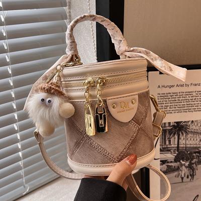 Borsa di design di nicchia da donna 2025 nuova estate borsa a tracolla di alta gamma borsa a secchiello portatile
