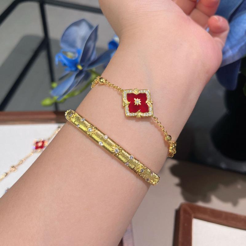 Italian Cloth Qi Lati Natural White Fritillary Four-Leaf Clover Bracelet Women'S Fashion Retro Rhombus Chalcedony Jewelry