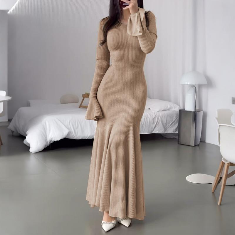 Fashionable Temperament and Elegant Style Slim Sweater Long Skirt Dress 2025 Solid Color Round Neck Personalized Dress