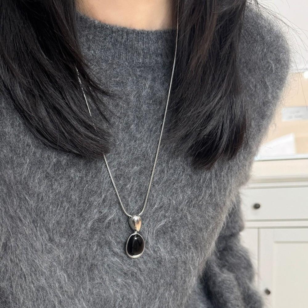 Black Color Water Drop Pendant Necklace Adjustable Sweater Chain for Women