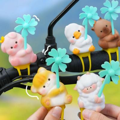 Kreslený Vítr Rozbitá Guma Kolo Roztomilé Malé Růžové Prasátko Kapybara Kapybara Řídítka Kola Ozdoby Motocykl Dekorace