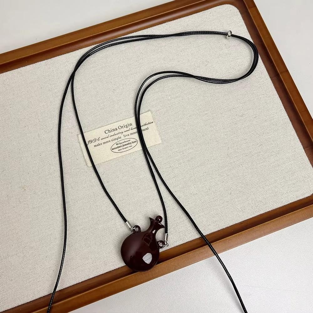 Korean-Style Simple INS Style Wine Jug Pendant Necklace, Personalized Long Sweater Chain Accessory 2025