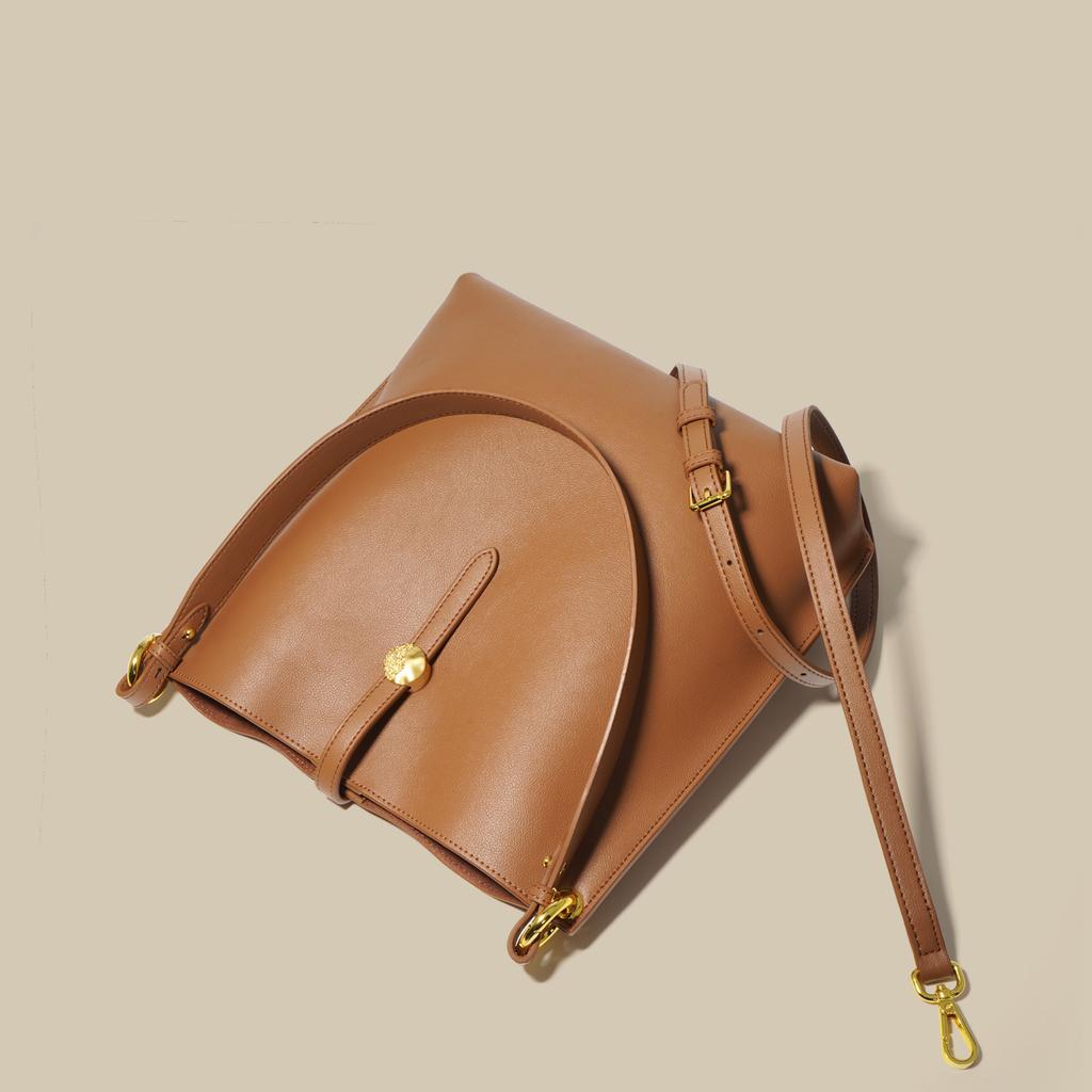 Leather Bucket Bag Women's New Fashion Versatile Large-capacity Commuter Bag Niche Single Shoulder Messenger Tote Bag