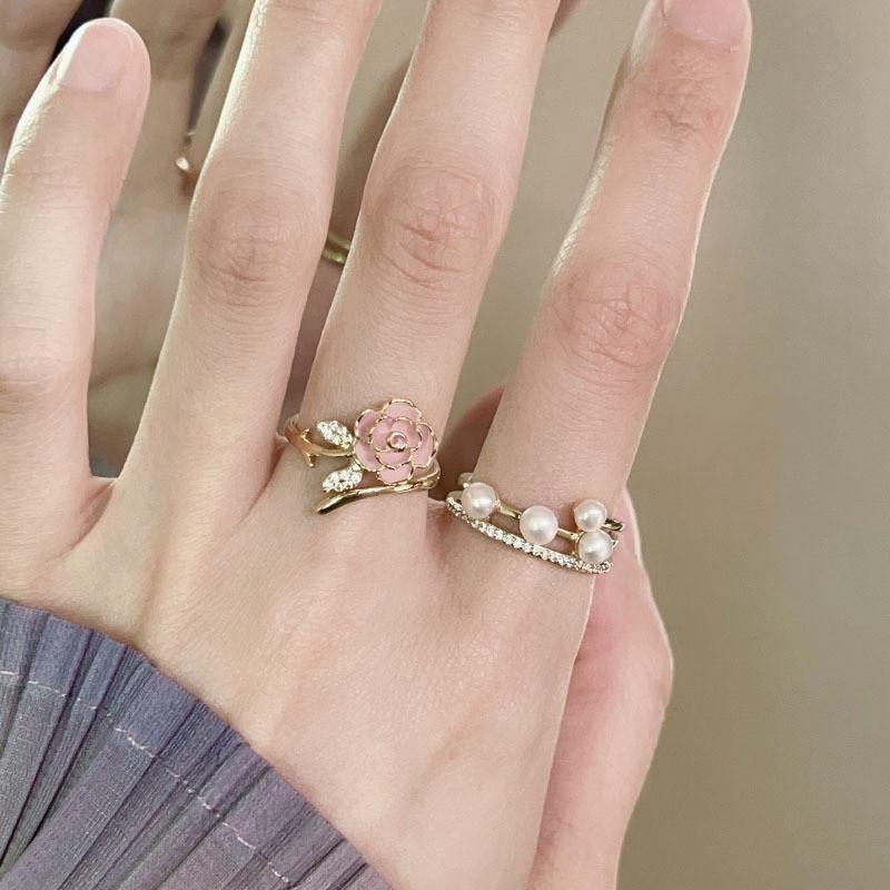 Flower Contemporary Design Adjustable Ring For Women With Gorgeous Butterfly And Dazzling Details Pearl