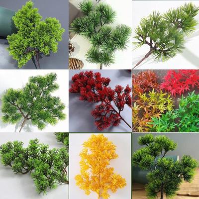Ramo di Pino Artificiale con Foglie d'Acero e Accenti di Cipresso