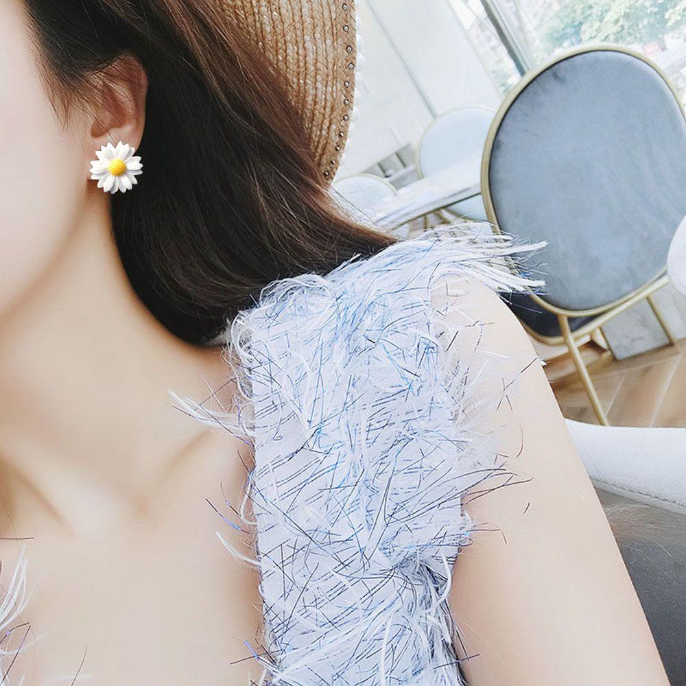 Women Girls Simple Daisy Flower Fresh Temperament Fashion Accessories Earrings Jewelry Ear Stud
