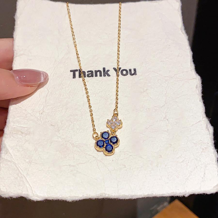 Damen-Anhänger-Halskette in Goldton mit Glücksklee-Motiv und Zirkon-Verzierung