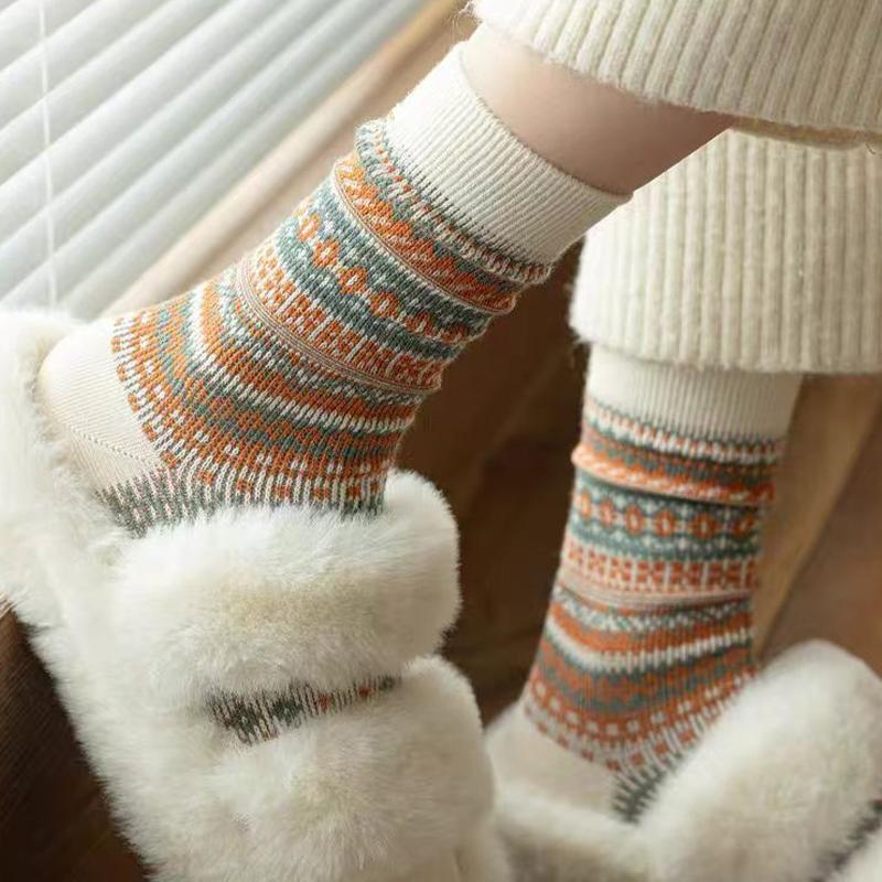 Japanese Retro Ethnic Style Maillard Fair Island Warm Knitted Socks For Women