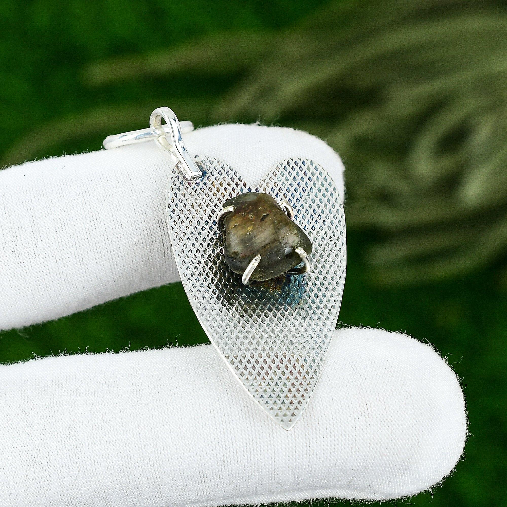 

Sterling Silver Pentagon Labradorite Rough Stone Boho Handmade Pendant Jewelry