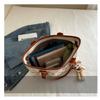 Simple Style Large Capacity Tote Bag for Women Fashionable Casual Shoulder Purse with Zipper Closure CLE