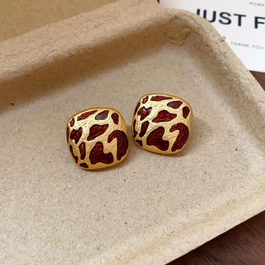 French retro autumn and winter geometric leopard print earrings stud earrings personalized earrings design sense niche