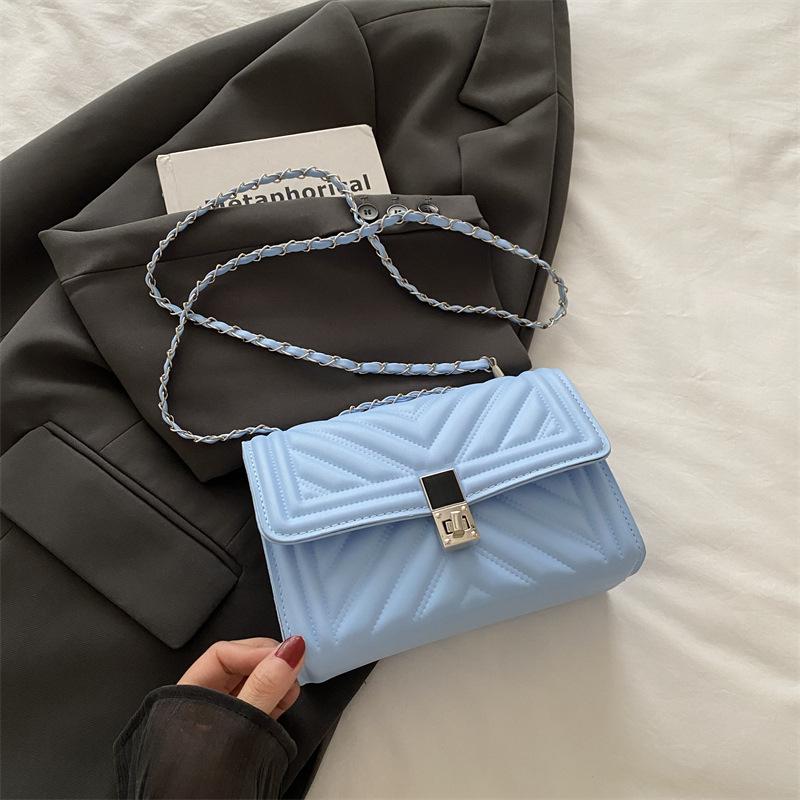 

Textured diamond niche bag women s 2025 summer new trendy fashion chain versatile ins shoulder messenger bag foreign style синий
