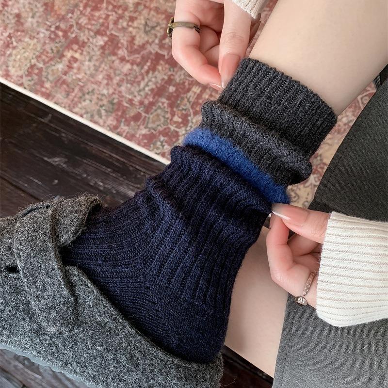 Thickened Autumn and Winter Retro Wool Socks for Women's Fashion, Color-blocked Mink Fleece Warm Mid-calf Socks