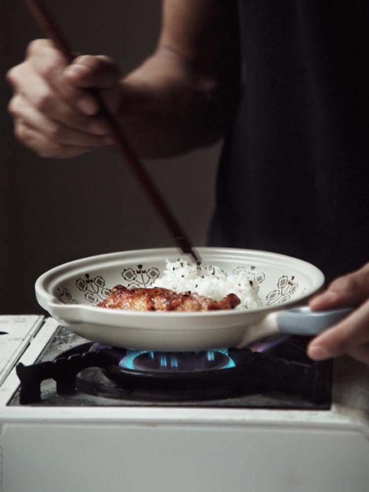 Tengjia Japanese Style Clay Wok Pan, Flat Bottom, One-Piece Design, Gas Stove Compatible