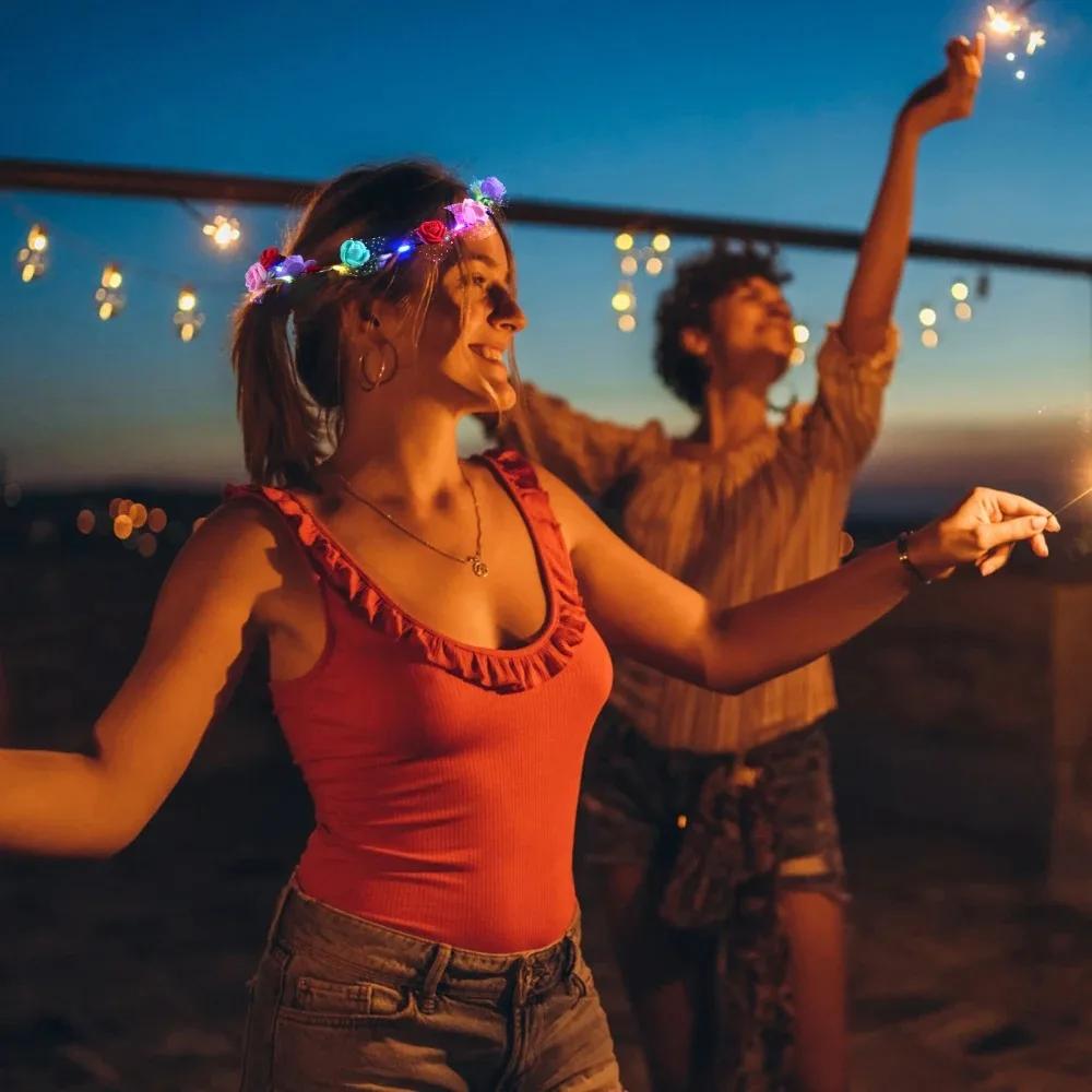 10/20/40/60Pcs Light Up Flower Headband LED Flower Hair Crown Glowing Floral Wreath Crowns Birthday Wedding Party Favors