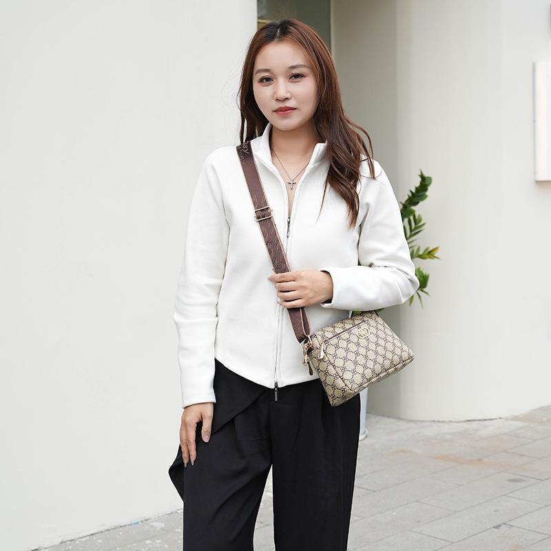 ashion rend houlder rossbody ag omen's arge Capacity ot Selling Women's Bag iddle-aged and lderly Bag Multi-layer Wallet
