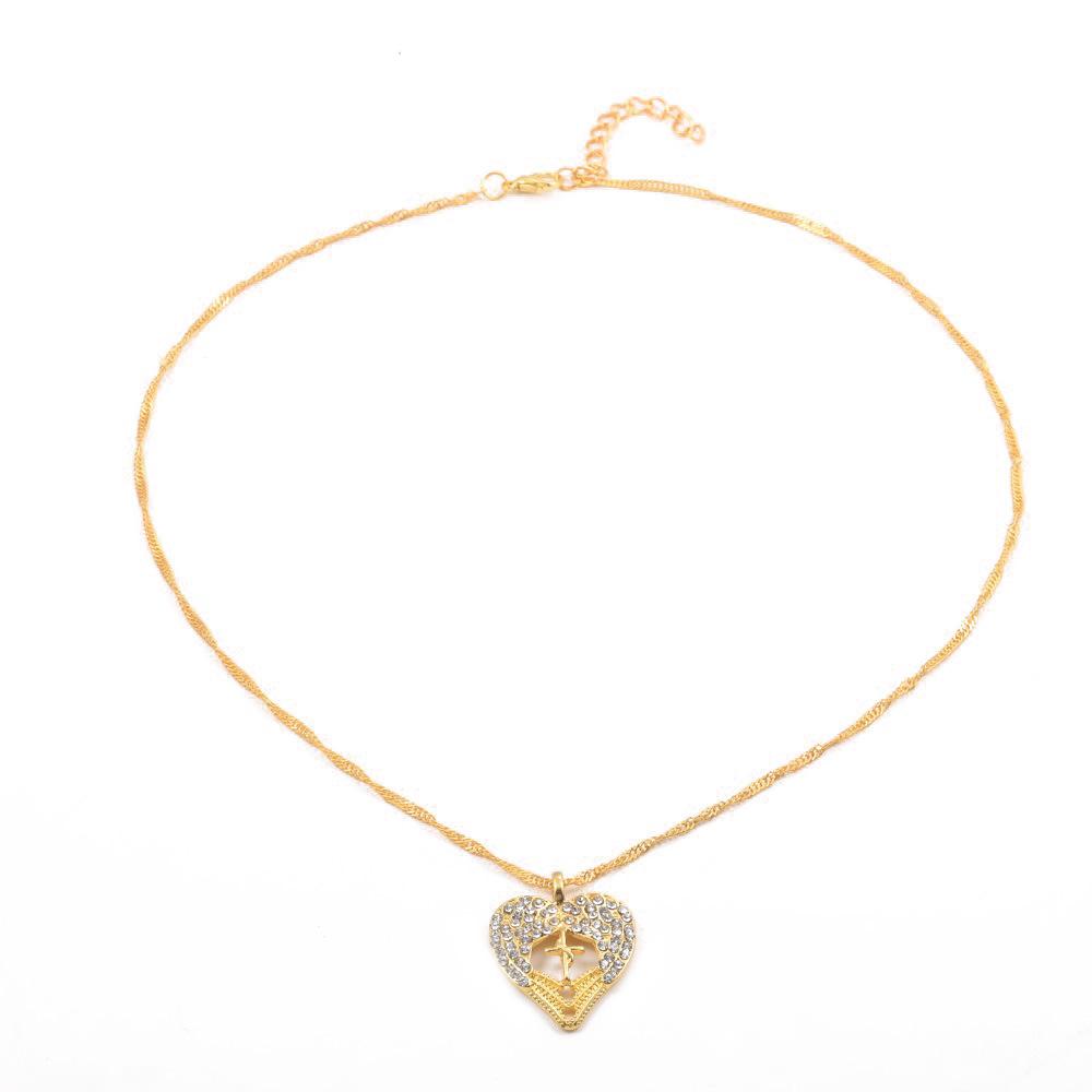 Personalized Necklace, Fashionable Gold Love Point Diamond Pendant Necklace Decoration