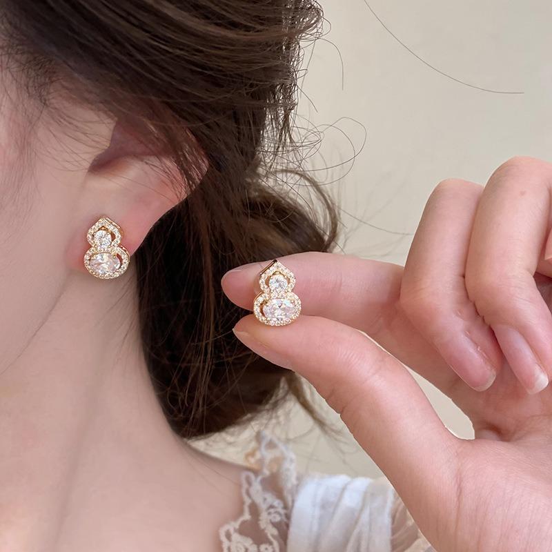 Silver Needle Zircon Flower Pearl Stud Earrings Exquisite Light Luxury High-end Earrings Niche White Versatile Earrings