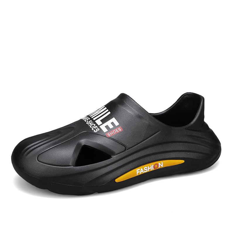 New Summer Couple Beach Shoes Men's Hole Shoes Sandals Are Light and Soft Plus Size