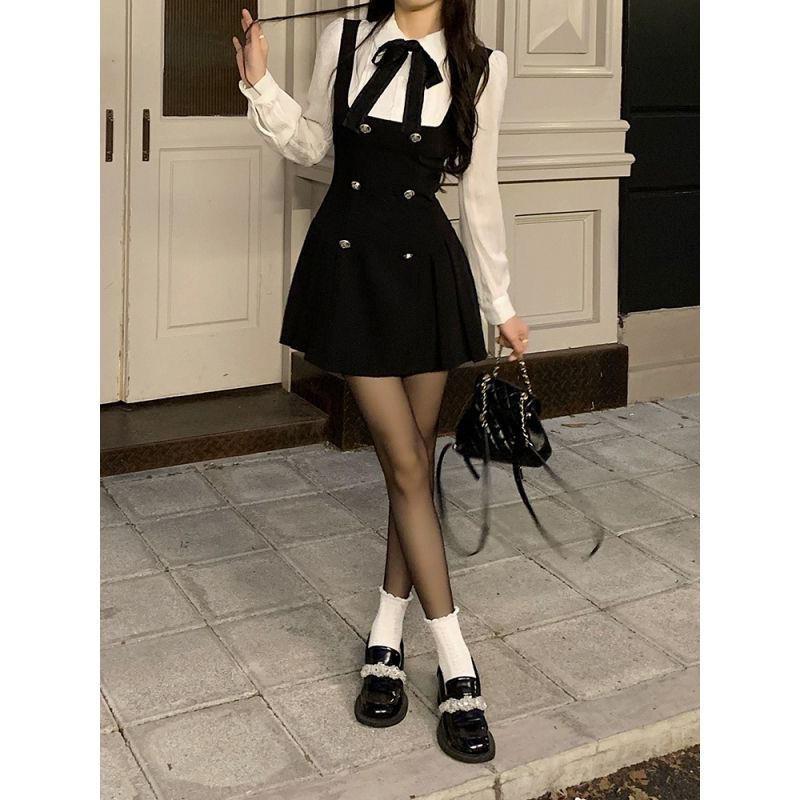 Spring and autumn 2026 new female rich daughter waist thin French strap fake two-piece dress children