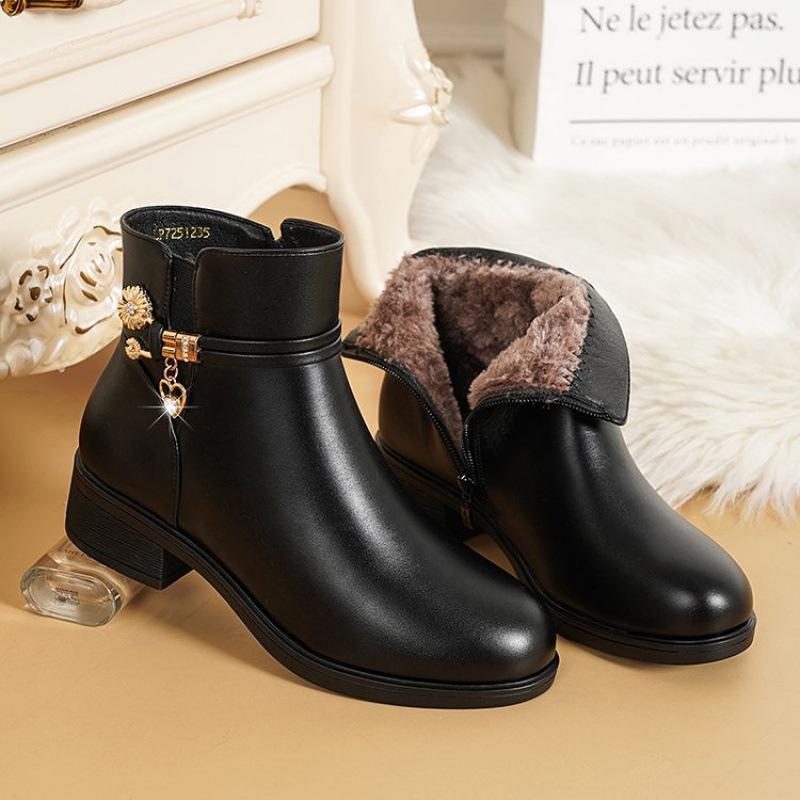 Mom Shoes Cotton Shoes Women's Autumn and Winter Velvet Women's Short Boots Women's Boots Leather Shoes Medium Heel Women's Shoes