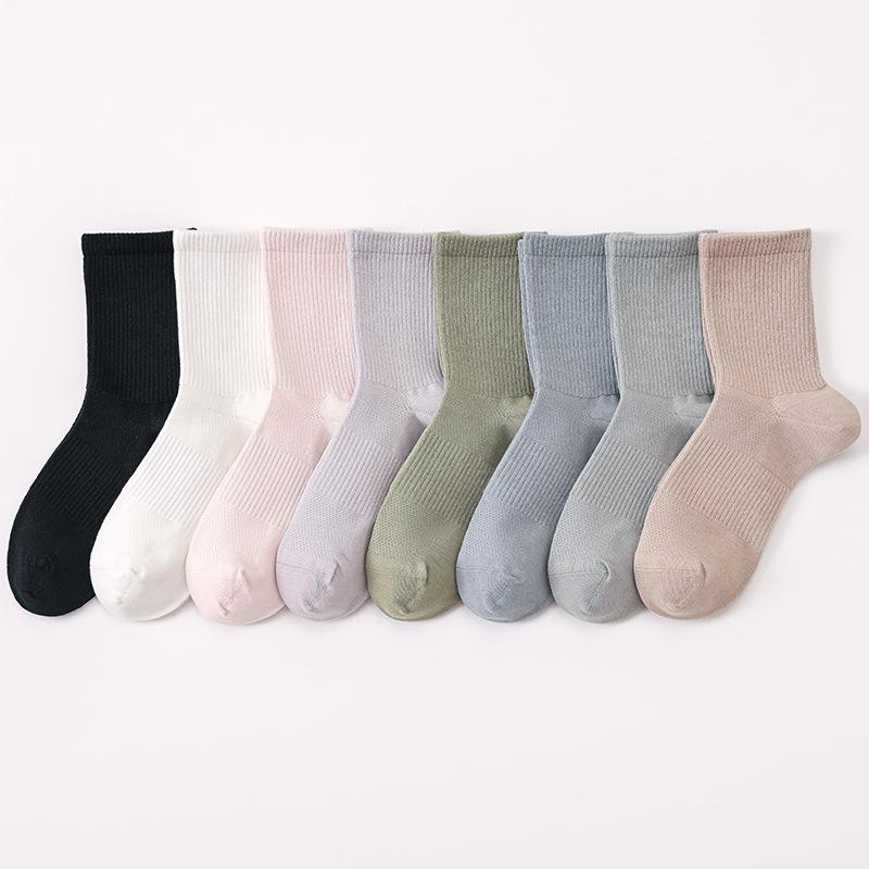 Female Spring and Autumn Pure Color Antibacterial Deodorant Sweat Absorption Anti Pilling Movement Tube Socks