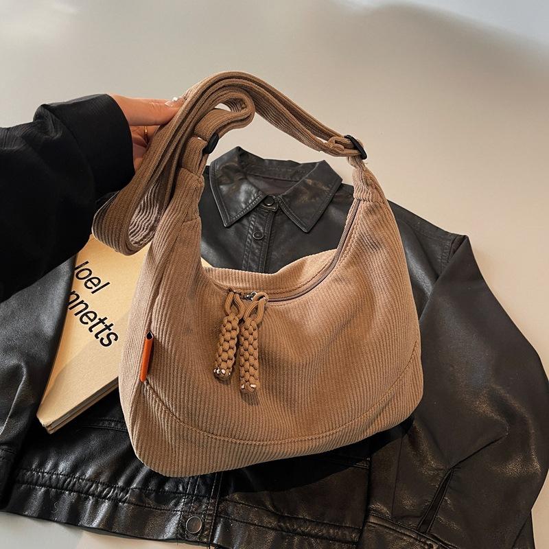 Retro student class versatility new dumpling bag women's solid color light casual commuting personality pleated crossbody bag