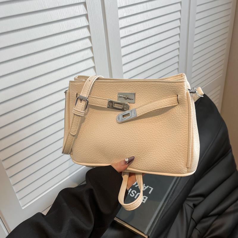 

Модная маленькая квадратная сумка, ощущение высокого класса, простая и универсальная сумка через плечо 2025, нишевая дизайнерская сумка-мессенджер белый