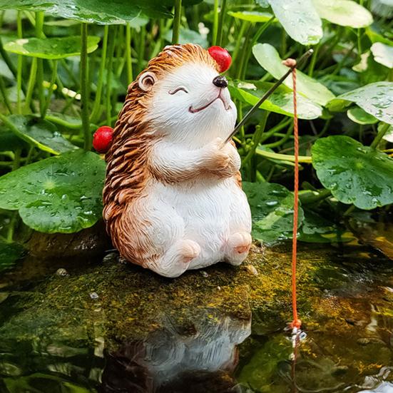 Fishing Hedgehog Figurine Resin Hedgehog Collectible Ornament Miniature Angler Hedgehog Statue for Fish Tank Aquarium