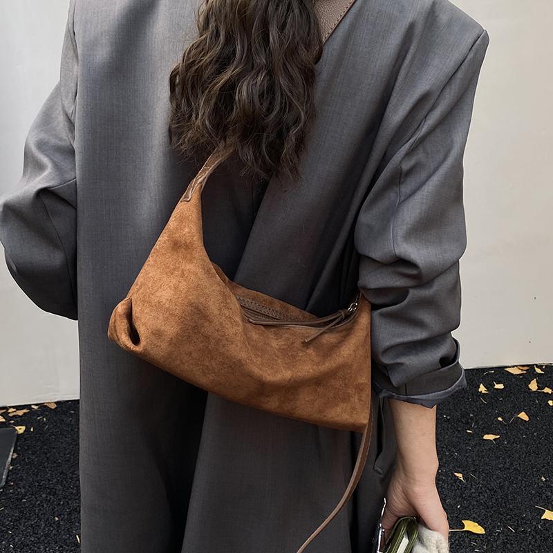 2026 High Quality Bags Faux Suede Solid Color Zipper Large Capacity Shoulder Bags Winter New Trend Temperament Satchels