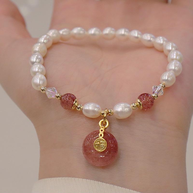 

1pc Natural Freshwater Pearl Bracelet Fashion Style Design Strawberry Crystal Buckle Hand Chain for Women