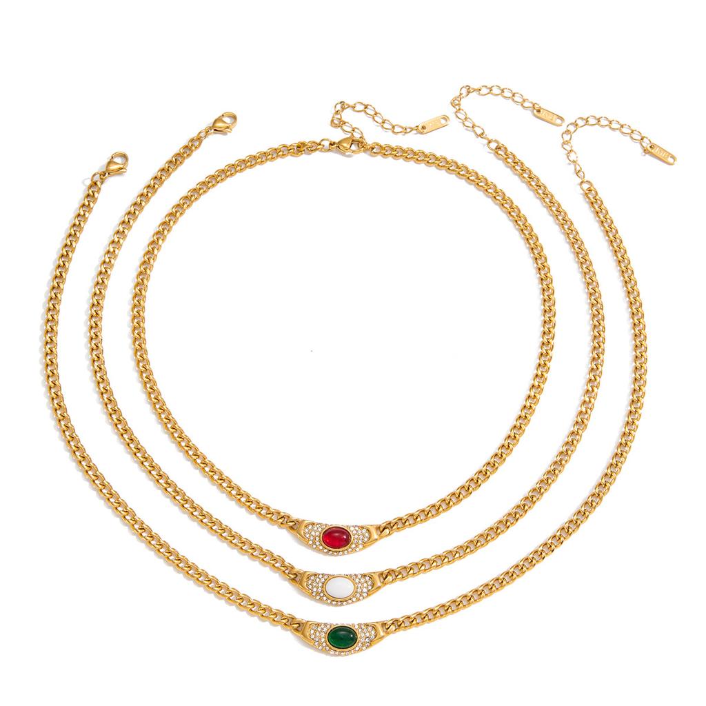 Vintage 18K Gold with Diamond Smile Moon Pendant Necklace Jewelry