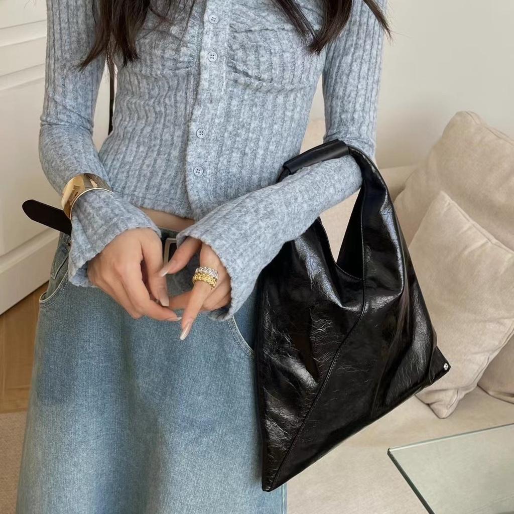 Oil Wax Leather Top Layer Cowhide Tote Bag New Large Capacity Shoulder Bag Niche Design Triangular Armpit Bag