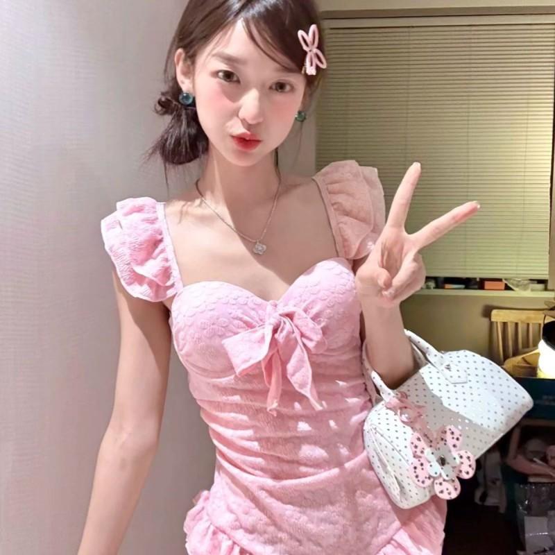 

Small Fresh Sweet Steel Holder Gathered One-piece Swimsuit Women s Lace Pink Skin-covering Slim Conservative Student M розовый