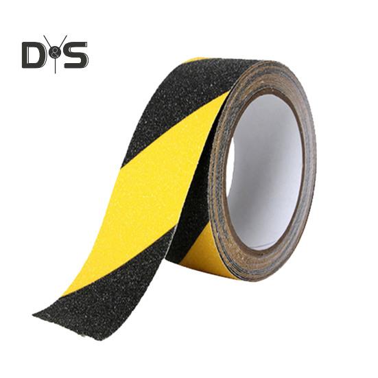 Bandă adezivă antiderapantă, rolă, tracțiune mare, impermeabilă, aplicare largă, instalare ușoară, bandă antiderapantă pentru scări interioare și exterioare, bandă adezivă pentru scări