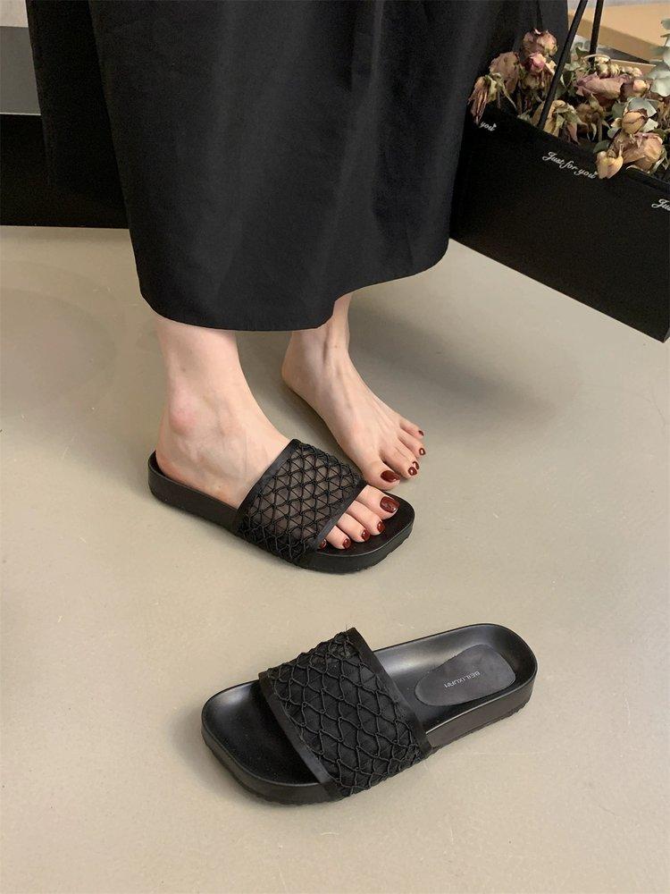 

Niche design sense mesh breathable one-word slippers women s summer wear stepping on shit feeling soft bottom not tired feet beach cool slippers 35