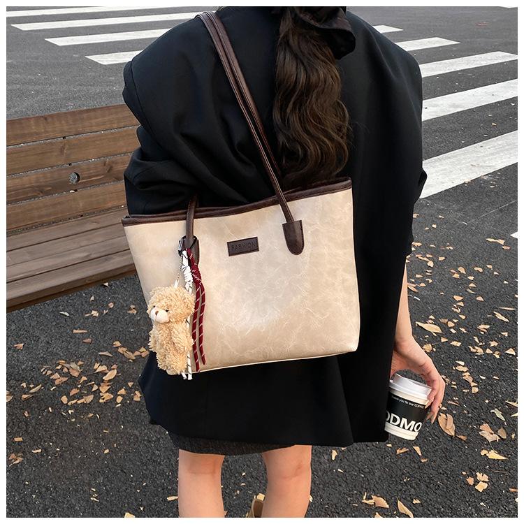 Spacious Faux Leather Tote Bag for Women Fashionable Commuter Shoulder Purse Simple Daily Large Capacity Handbag