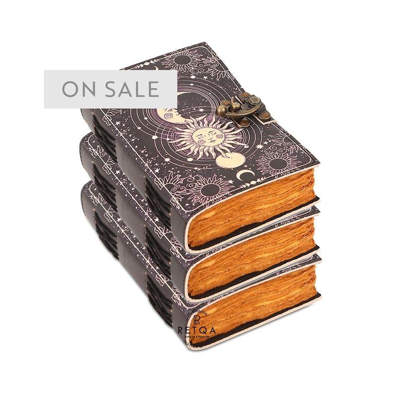 

Набор из 3 винтажных кожаных журналов ручной работы – Небесный дизайн солнца и луны – 7x5 дюймов 7 x 5 in