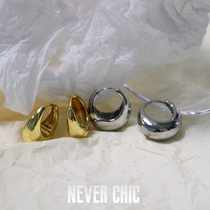 

Gold-Plated Brass Teardrop Earrings: Minimalist, High-End, Mirror-Polished Jewelry
