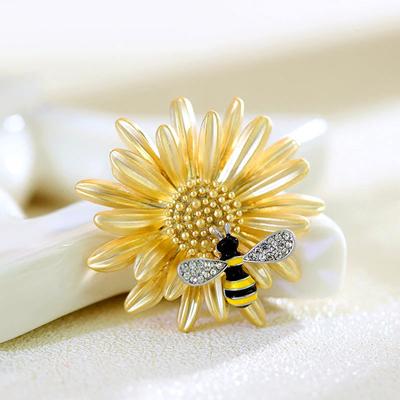 Trendy Inlaid Rhinestone Enamel Daisy Little Bee Brooches For Women Simple Elegant Animal Brooch Pins Jewelry Gifts