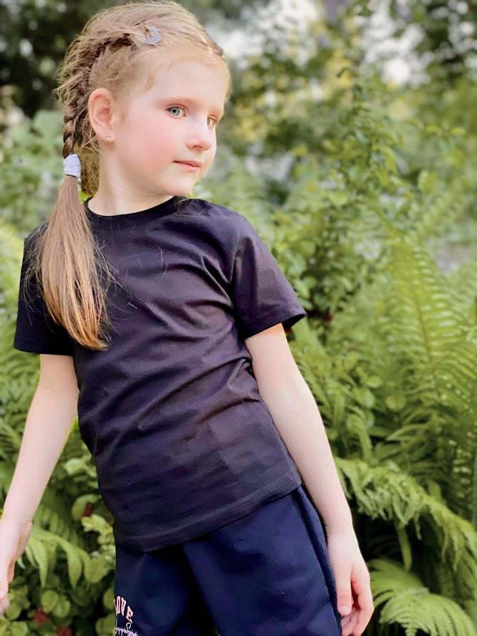 Stylowy T-shirt dla dziewczynki – Jasne kolory i wygodna bawełna na lato 6021-5-1 HC