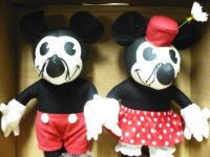 

Mickey Minnie and Minnie Since Reprint Stuffed Toy Doll Doll Set Theme Park Version Disney & Mickey 1928