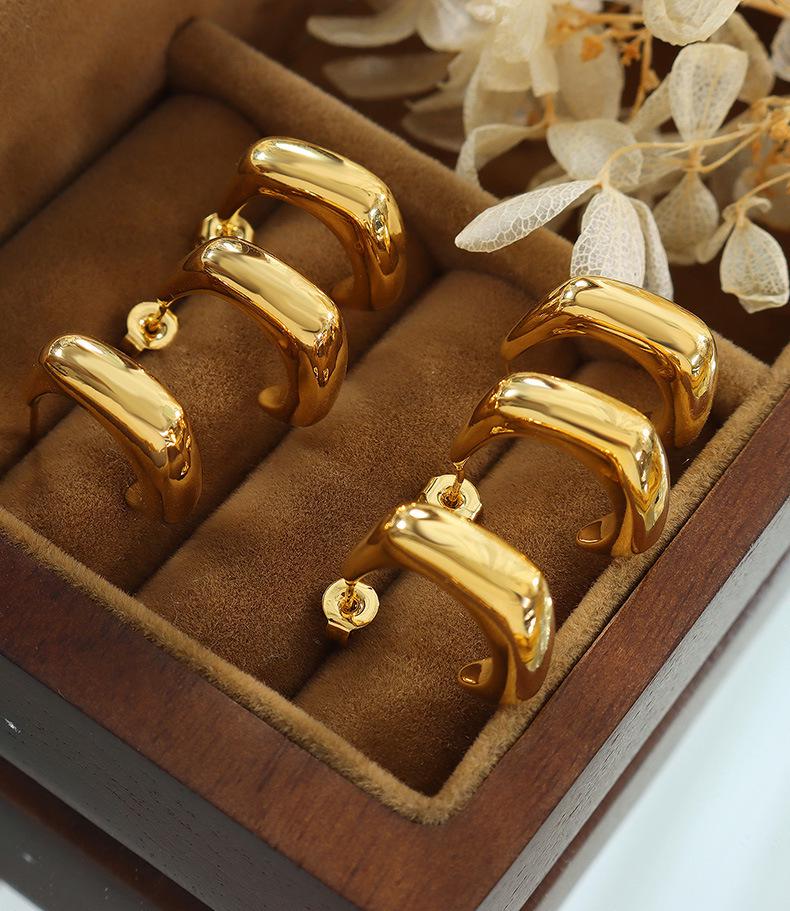 Trendy Hong Kong Style Copper C-Shaped Stud Earrings: Versatile, Elegant, Personalized Accessories for Women